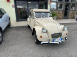 
										1975 Citroen 2CV full									