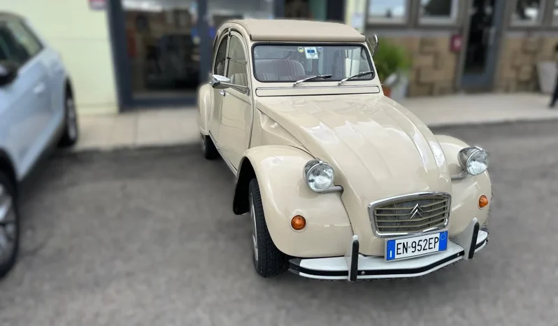 
								1975 Citroen 2CV full									