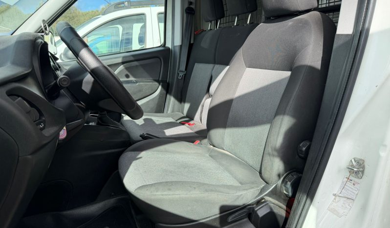 
								2020 Fiat Doblò full									