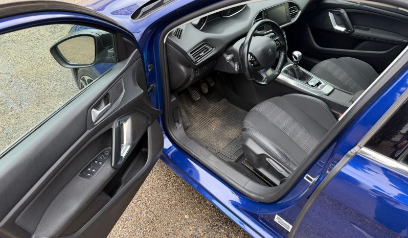
								2019 Peugeot 308 full									