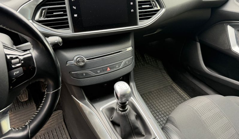 
								2019 Peugeot 308 full									