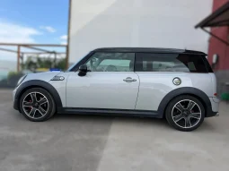 
										2010 Mini Clubman Cooper S full									
