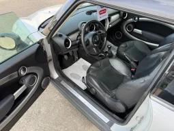 
										2010 Mini Clubman Cooper S full									