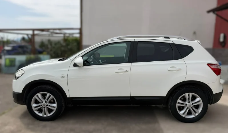 
								2010 Nissan Qashqai full									