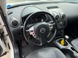 
										2010 Nissan Qashqai full									