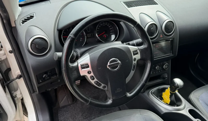 
								2010 Nissan Qashqai full									