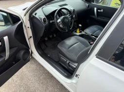 
										2010 Nissan Qashqai full									