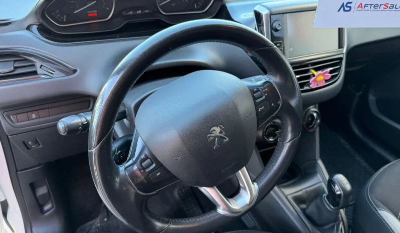 
								2017 Peugeot 208 full									