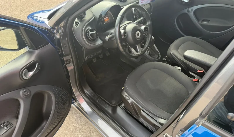 
								2019 Smart Forfour full									