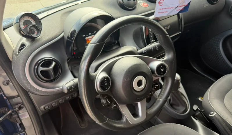 
								2019 Smart Forfour full									