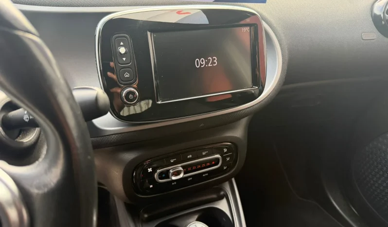 
								2019 Smart Forfour full									