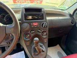 
										2010 Fiat Panda 4×4 full									